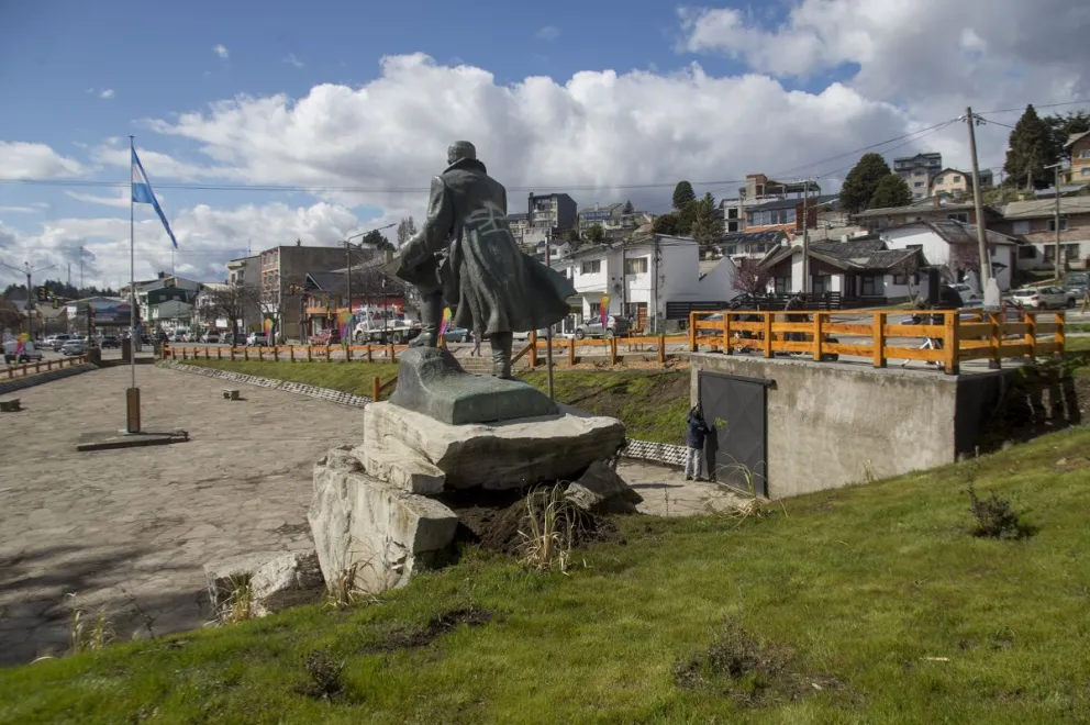 La plaza Perito Moreno cambió su cara