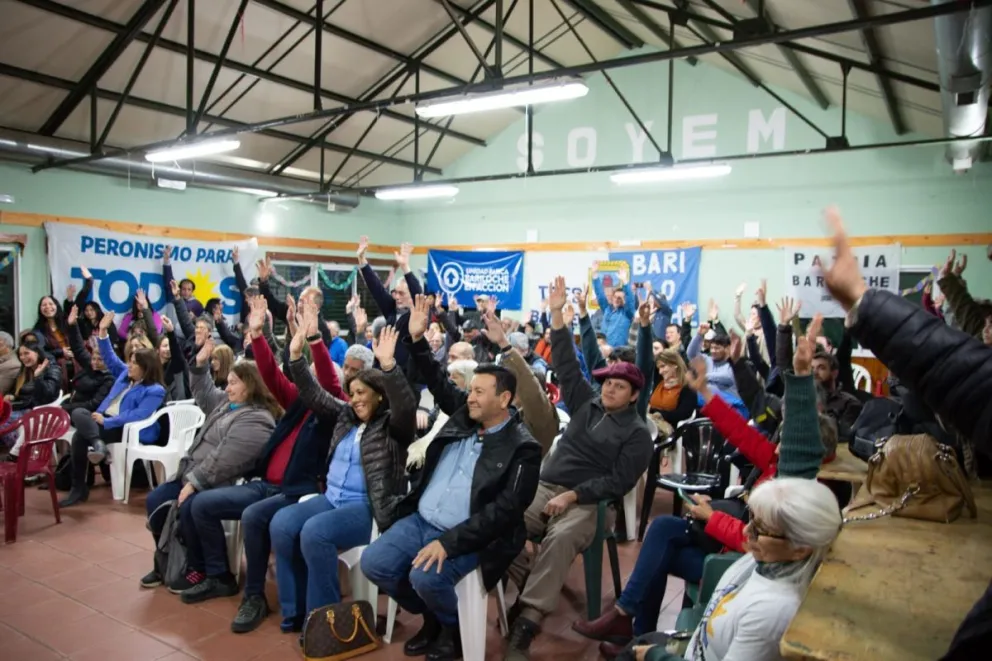 El PJ barilochense se juntó en un Cabildo con fuertes críticas a Nos Une Río Negro y JSRN