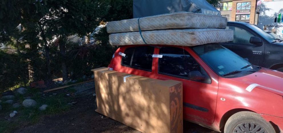 Detenido por sustraer colchones y muebles de supermercado abandonado 
