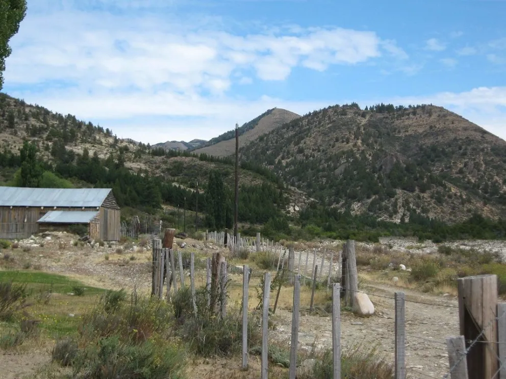 Inició la obra de la extensión de red de gas para las familias de Ñirihuau 