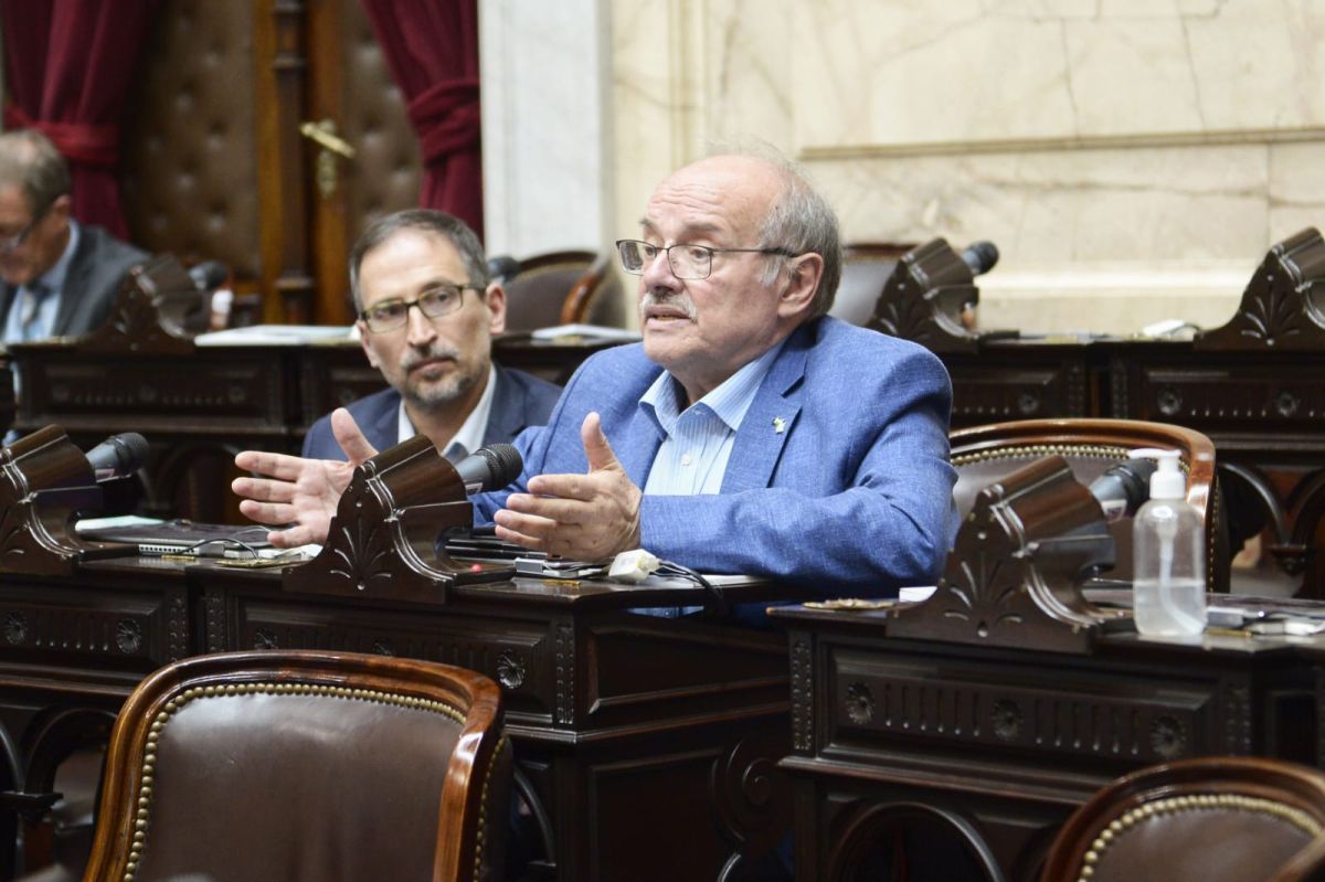 Sesión informativa de Manzur: "le vamos a pedir que venga todos los meses"