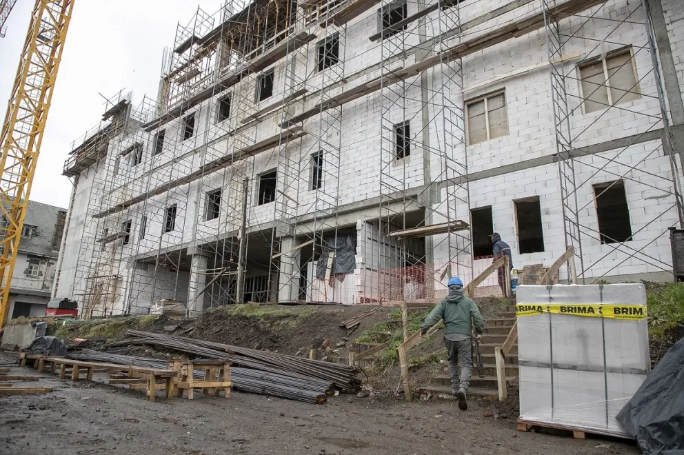 Carreras anunció que a finales del 2023 estará listo el nuevo edificio del Hospital