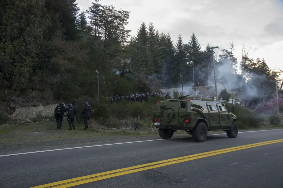 El comando de fuerzas federales ingresó al sector ocupado en Villa Mascardi