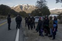 Cruce entre Policía federal y miembros de la comunidad Mapuche en Villa Mascardi