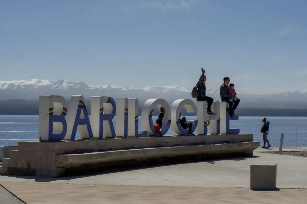 Prohíben el trabajo de fotógrafos en los carteles de Bariloche