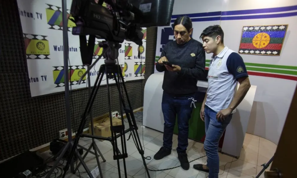 Allanaron la casa de un reconocido periodista mapuche de Bariloche