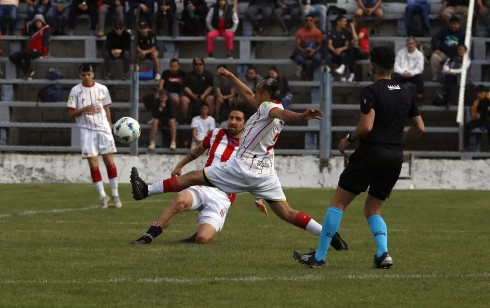 Cruz del Sur y Estudiantes Unidos, reparto de puntos en el debut