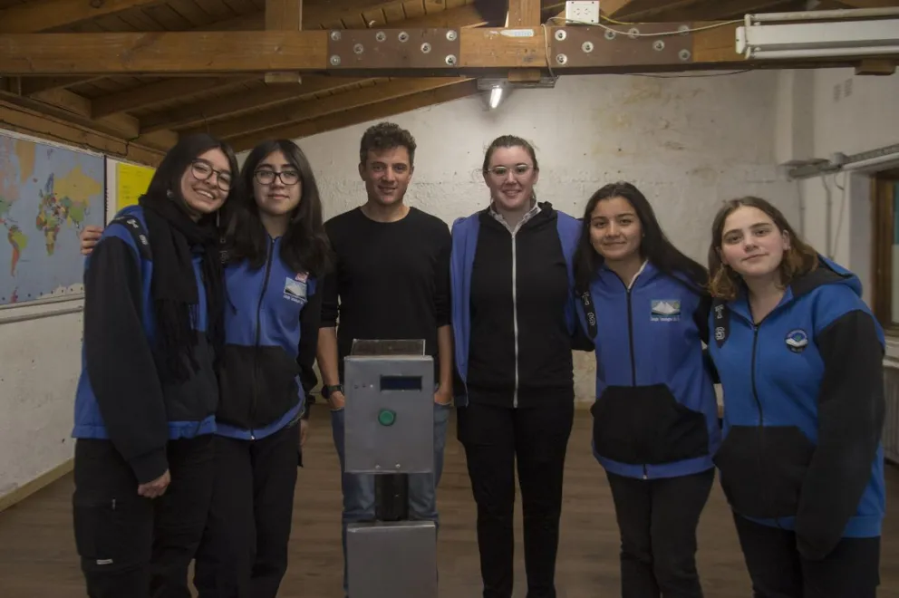 Seis estudiantes crearon un dispositivo para ayudar a gente perdida en la montaña