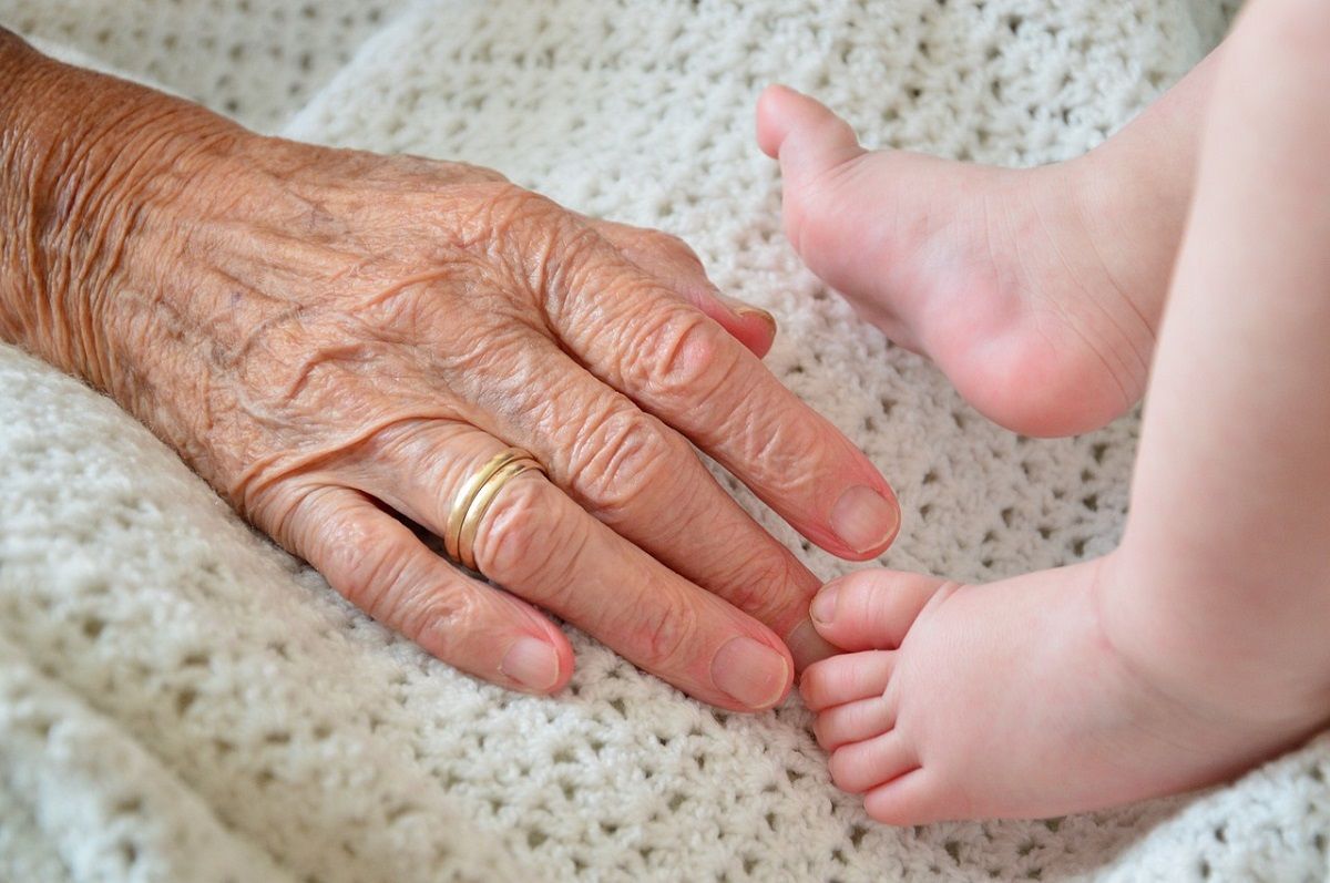 ¿Qué hacer cuando abuelos y nietos pierden comunicación por conflictos ajenos a la infancia?