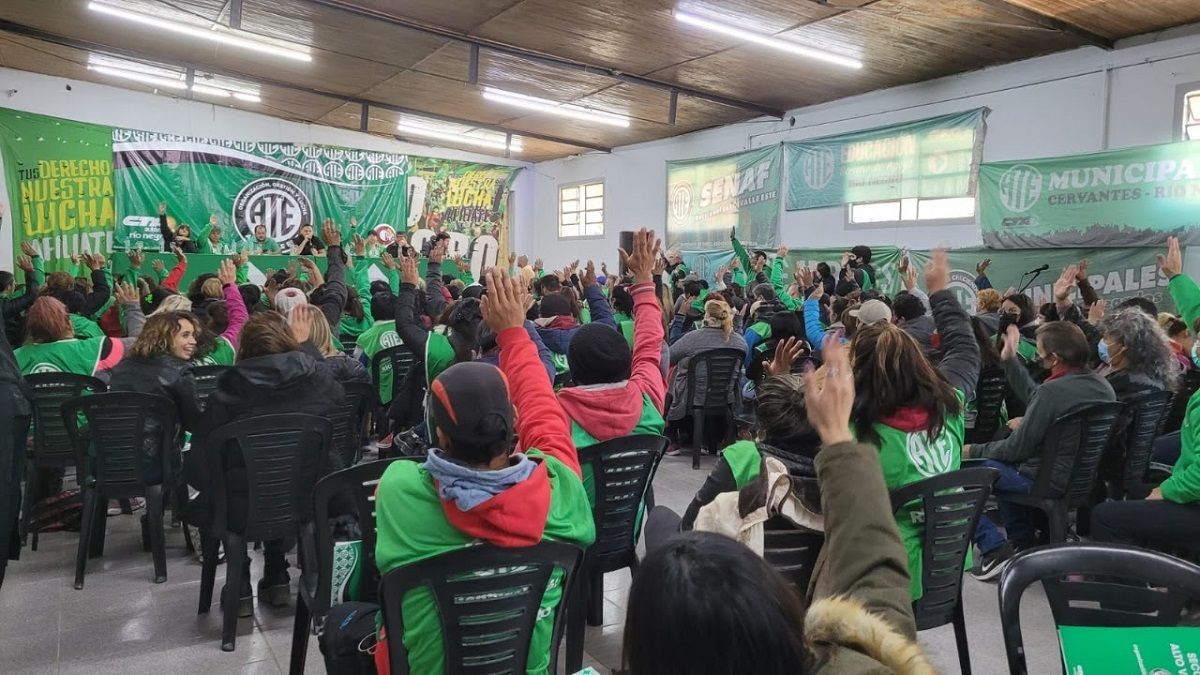 Estatales rechazan el plazo establecido para los aumentos