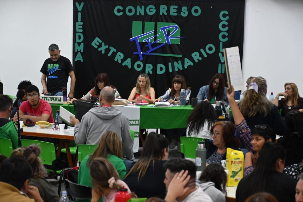 Docentes también piden un nuevo llamado a paritarias