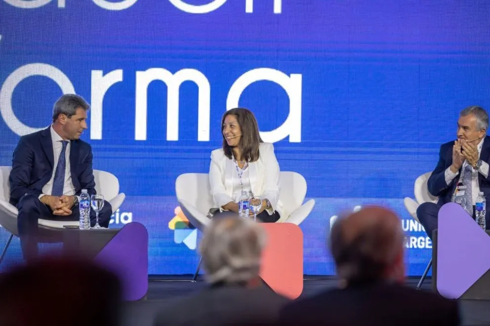 En la UIA,  Carreras alentó el desarrollo del hidrógeno verde