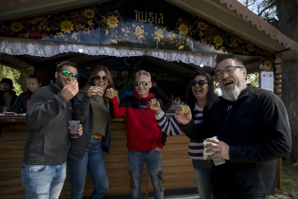 La Fiesta de las Colectividades tuvo un exitoso primer fin de semana