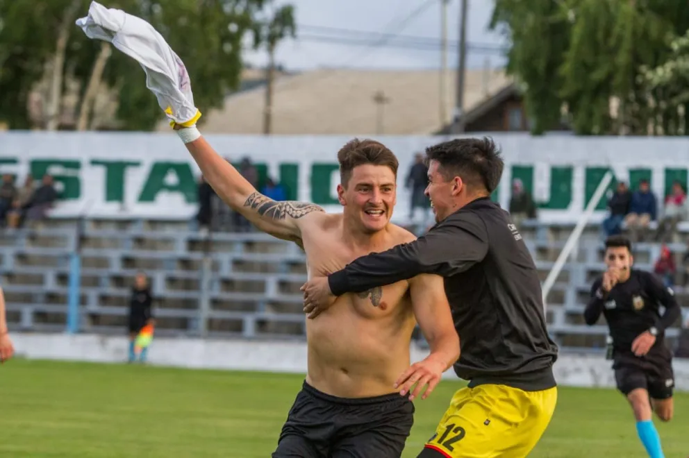 El "Cruzado" ganó y es líder