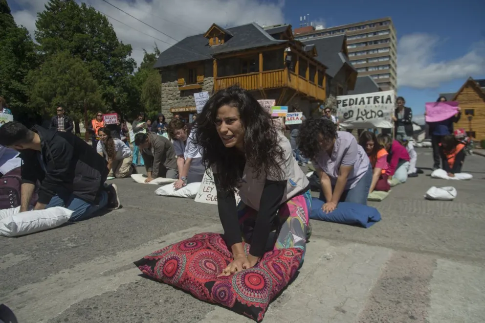 “La salud pública está en coma” remarcaron los trabajadores del sector