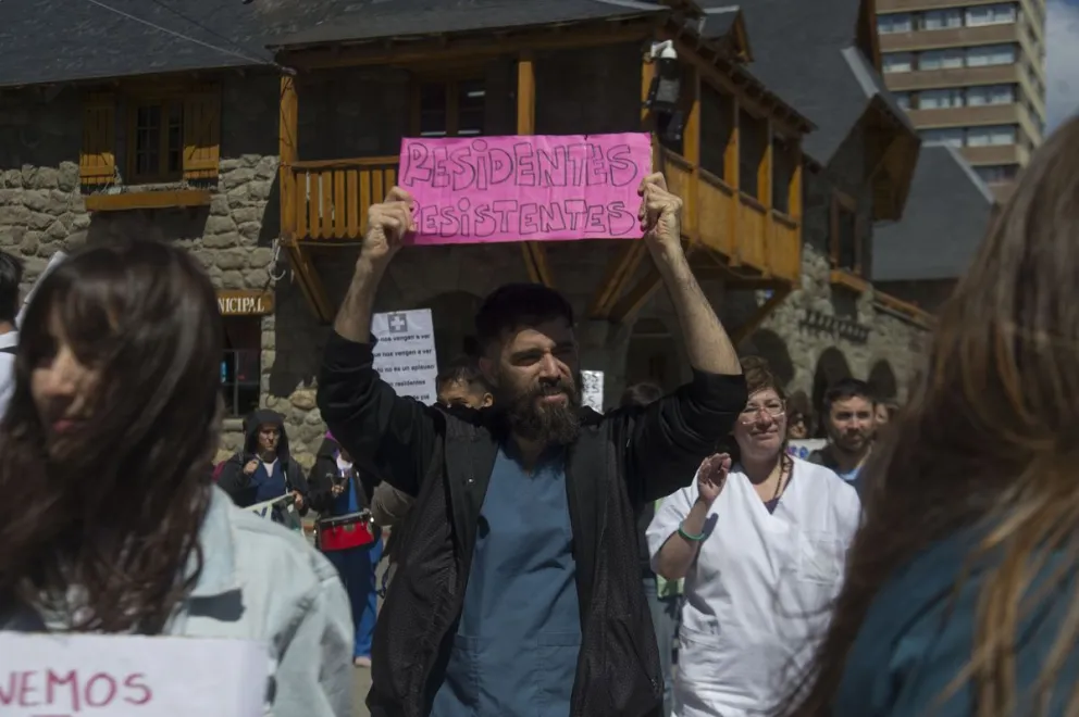 Residentes de Salud reclaman por mejores condiciones laborales