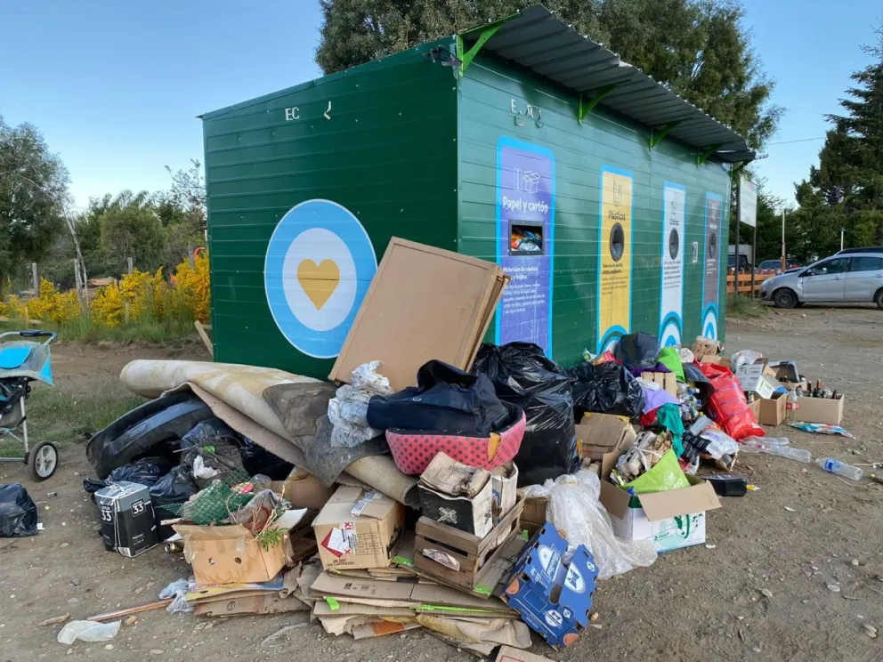 Los “Puntos Verdes” siguen convirtiéndose en basurales