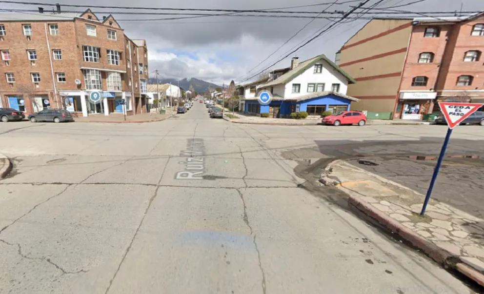 Un choque entre un auto y una moto generó problemas en el tránsito