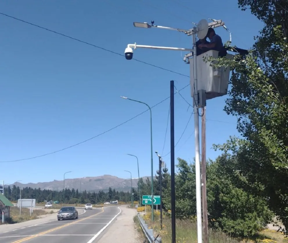 Se instalaron nuevas cámaras de seguridad en el ingreso al aeropuerto