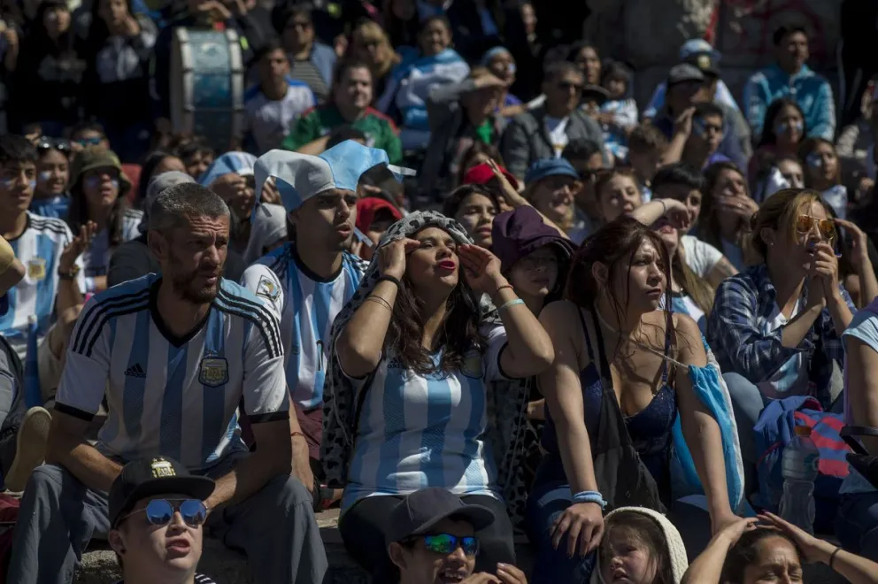 Vuelve la pantalla gigante al Centro Cívico para alentar a Argentina
