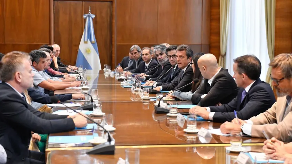 Acordaron con el sector del calzado deportivo una rebaja del 15% en los precios