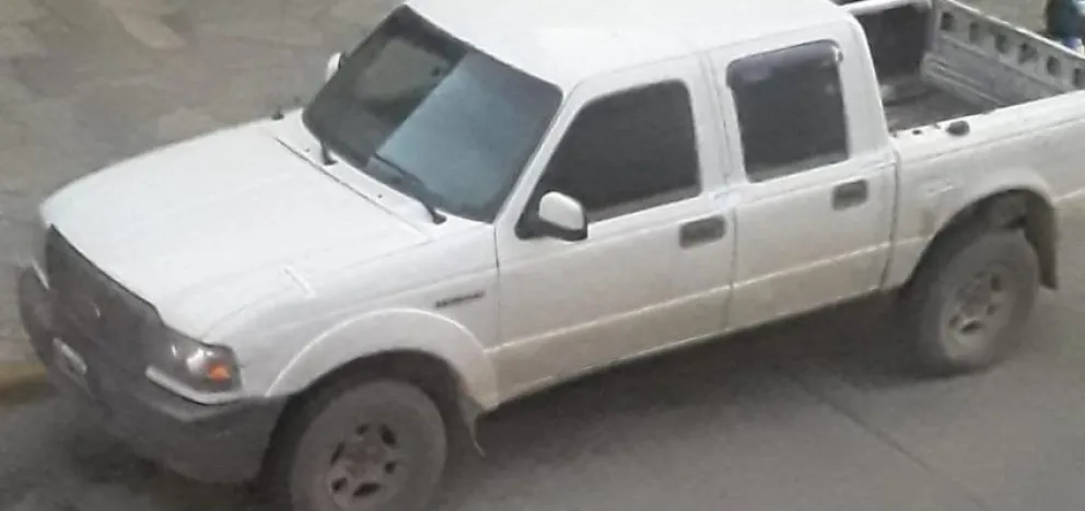 Detuvieron a dos hombres por robar elementos de un vehículo