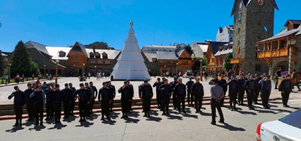 Ya arribaron a Bariloche 100 agentes de la Policía para reforzar la seguridad
