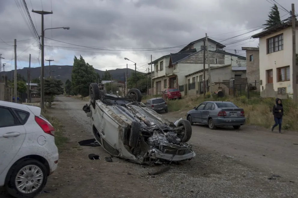 Un conductor protagonizó un aparatoso vuelco