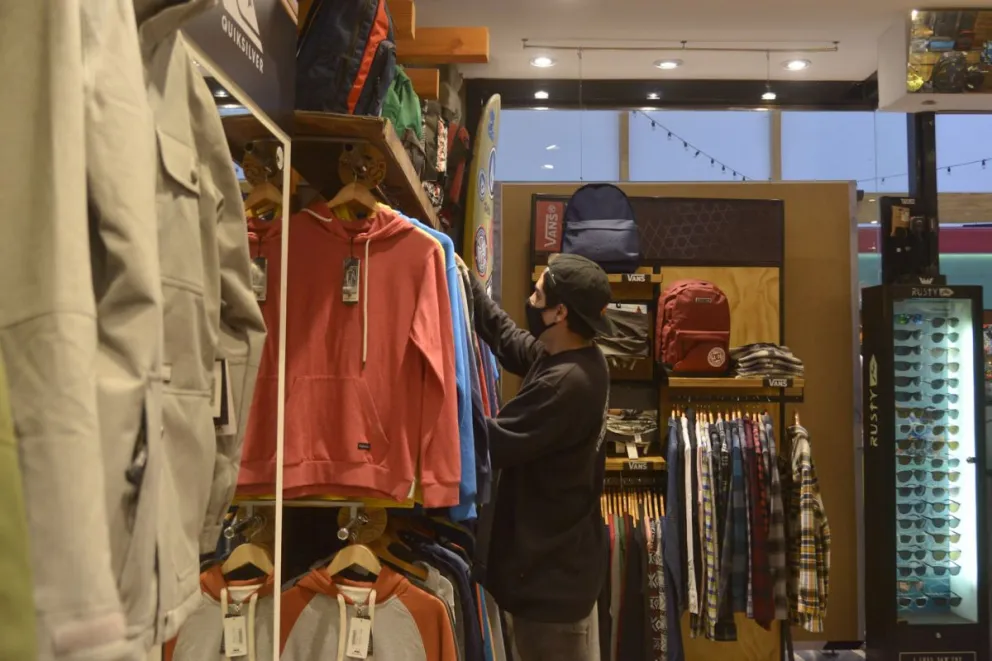 Las ventas navideñas disminuyeron un 1,8% con respecto al 2021