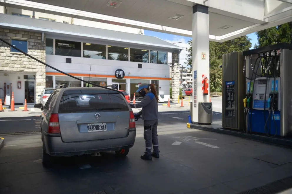 Rige el aumento de combustibles: ¿a cuánto quedó el litro?