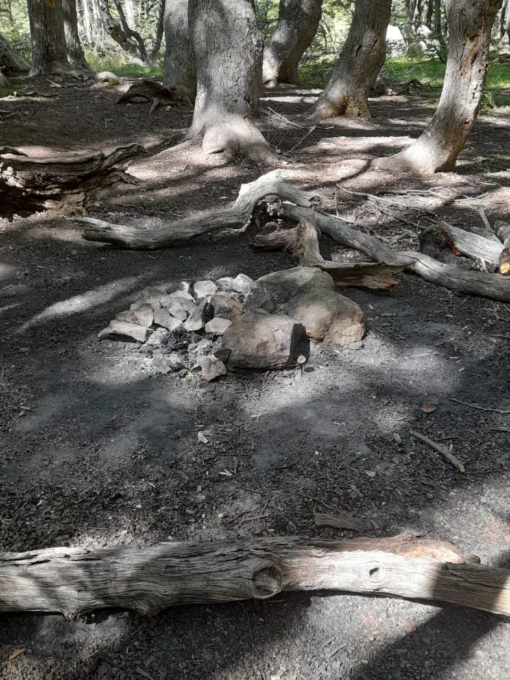 En una recorrida de Parques, detectaron fogones en la montaña