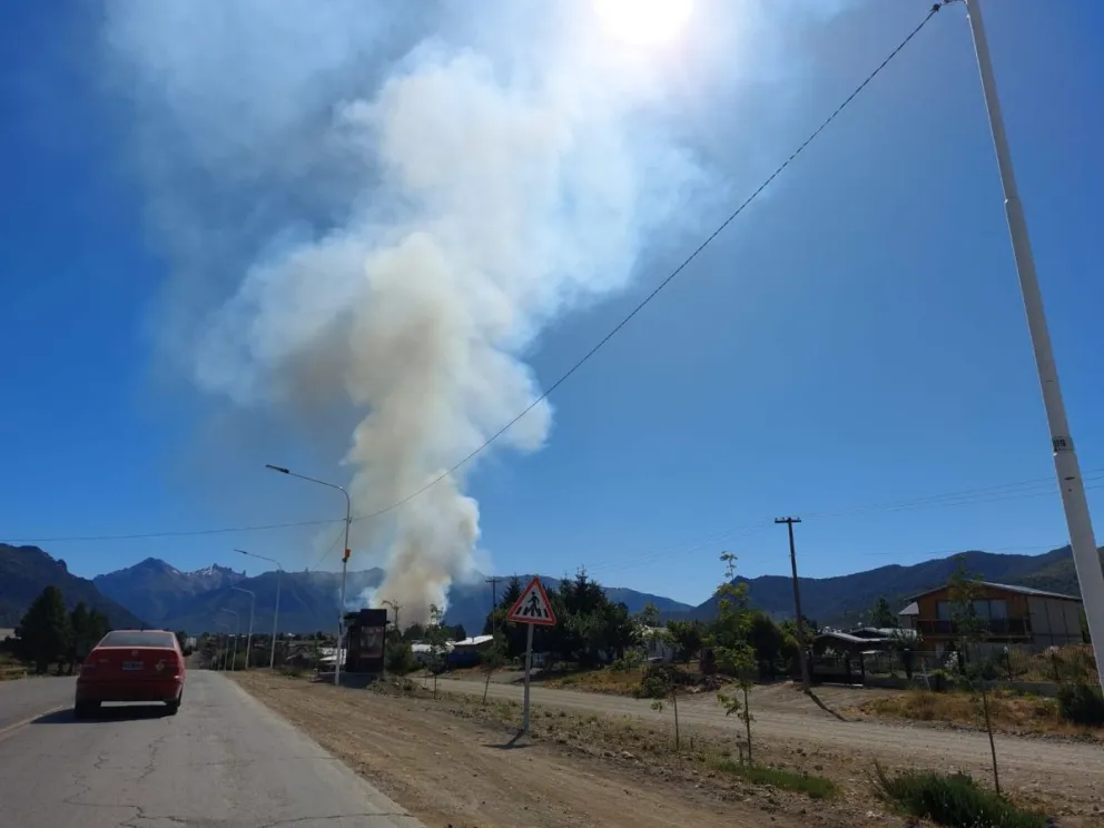 Voraz incendio en el vertedero 