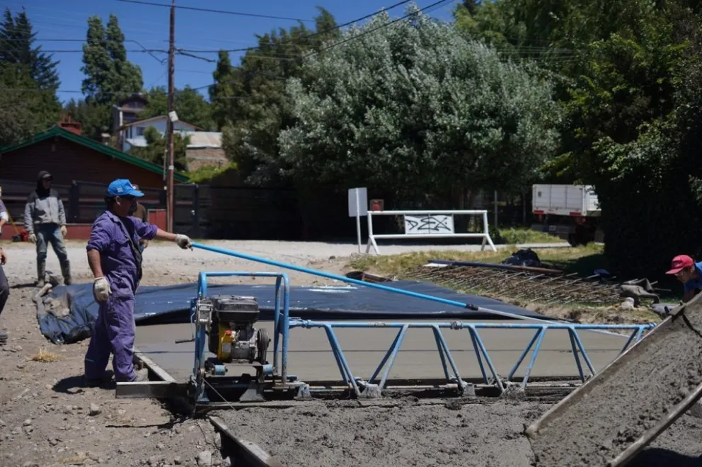 Realizan trabajos de hormigonado en el barrio Belgrano Sudeste