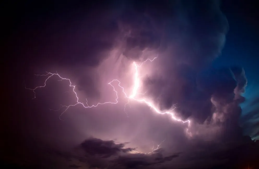 Qué hacer durante una tormenta eléctrica