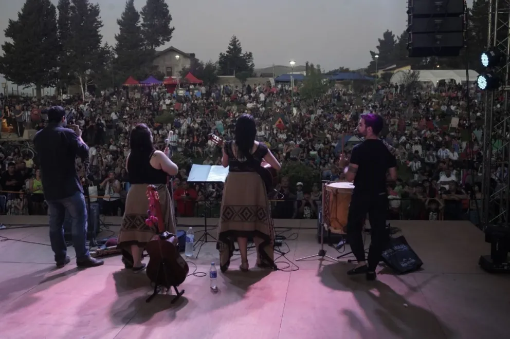 Dina Huapi se prepara para la sexta edición de la Fiesta de la Estepa y el Sol