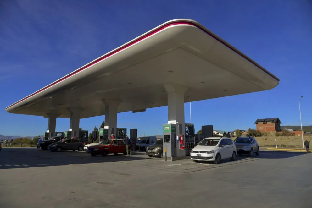 Las petroleras ajustan sus tarifas ante la baja demanda