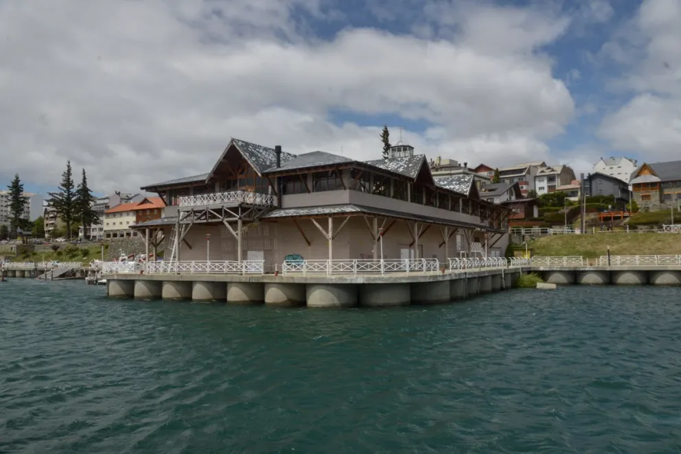 Las actividades serán todos los lunes de enero, a partir de las 19 horas en el Puerto San Carlos. Foto: Marcelo Martínez.