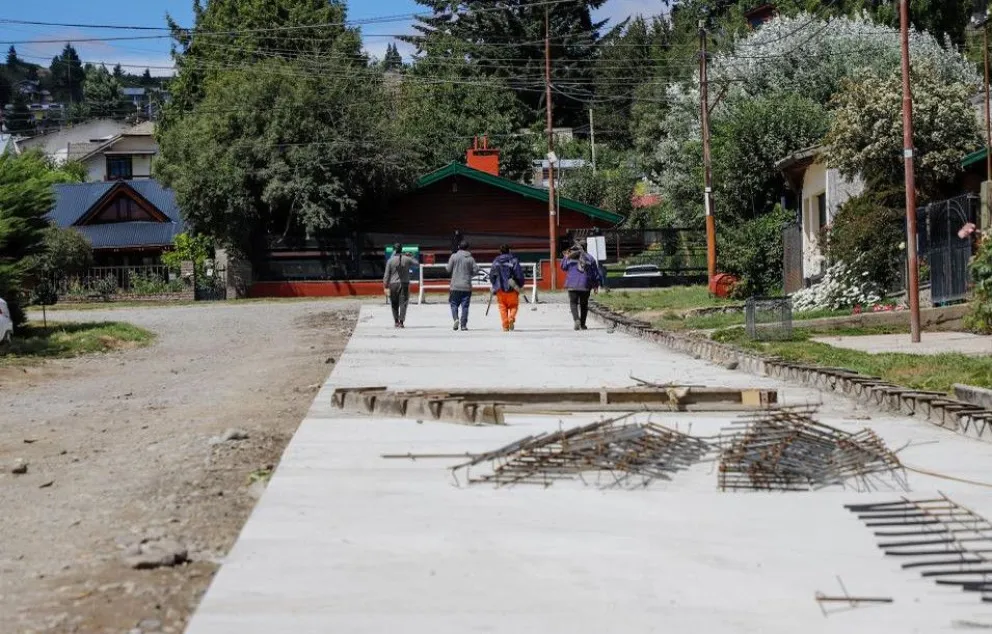 Comienzan a pavimentar calle Morales