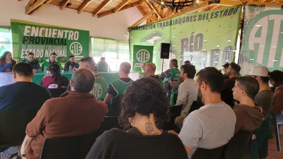 Estatales exigen "romper el techo" del 60% en los salarios