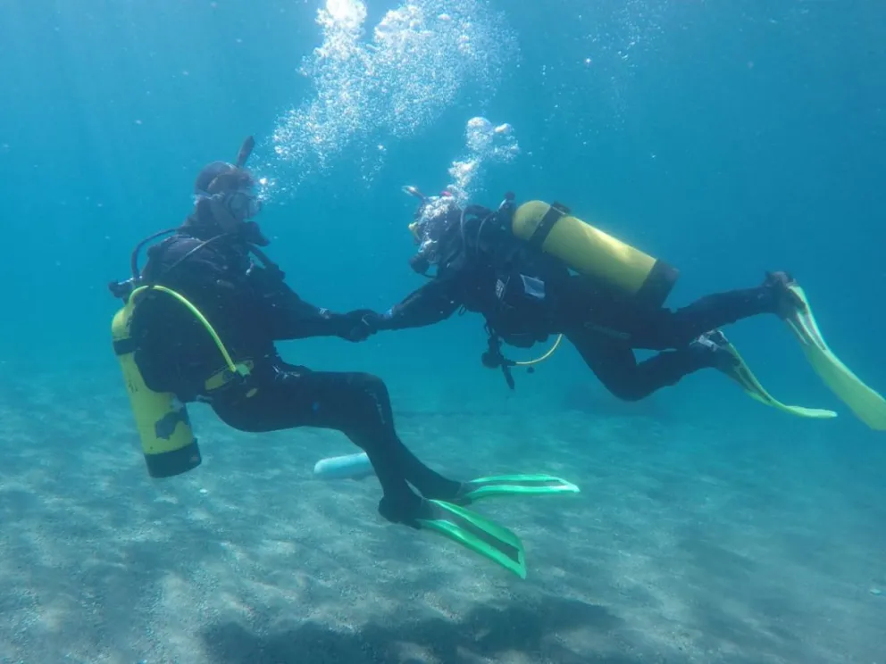 Bucear, una forma de conocer las profundidades de Bariloche 