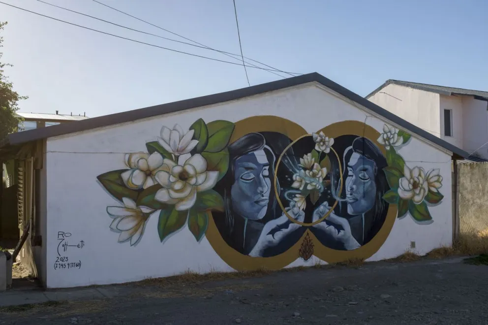 Cinco muralistas intervinieron las paredes del barrio 10 de Diciembre