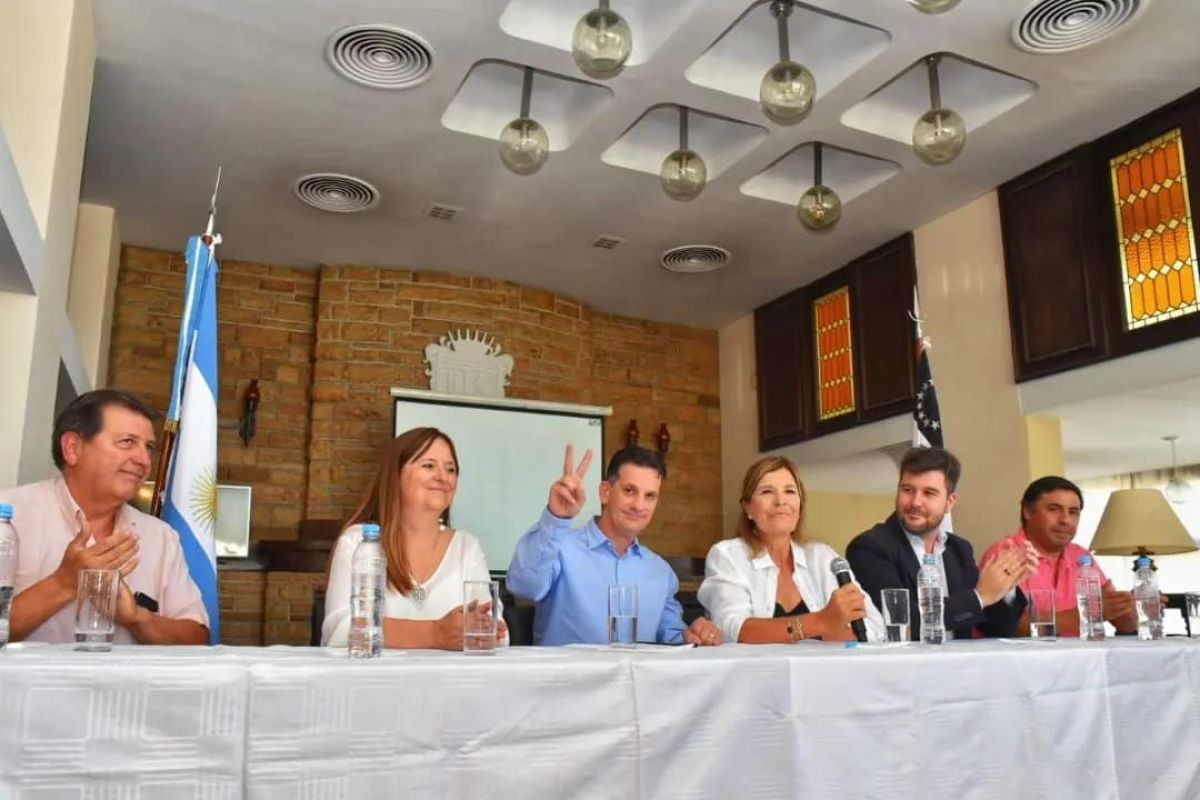 Costa Brutten será el compañero de fórmula de Silvia Horne