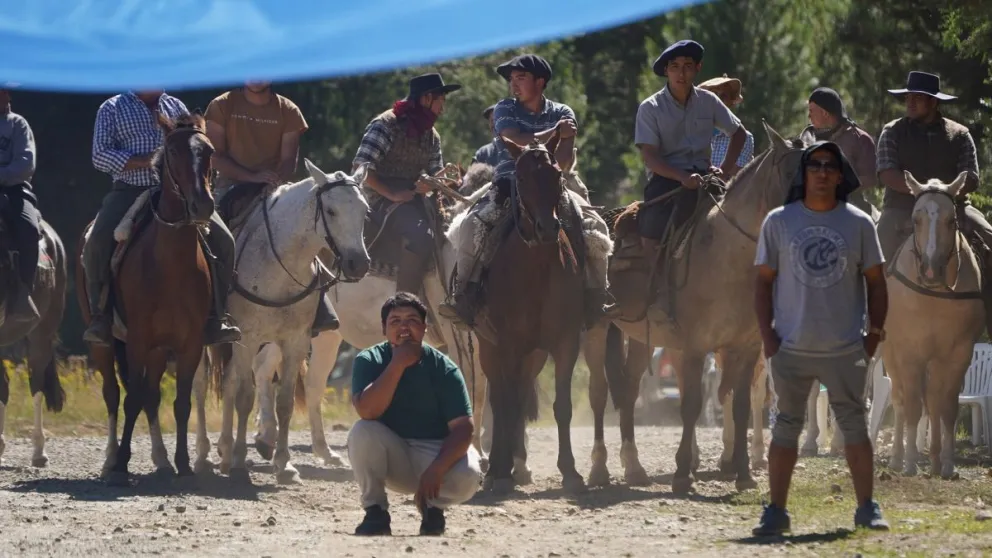 Empleados de Lewis impidieron el acceso de los manifestantes a lago Escondido