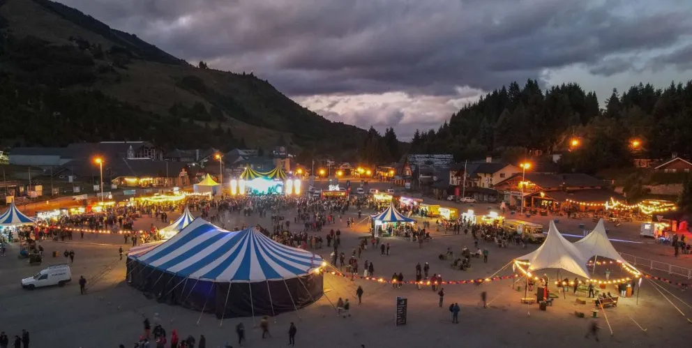 Todo listo para el Festival de la Cerveza en la base del cerro Catedral
