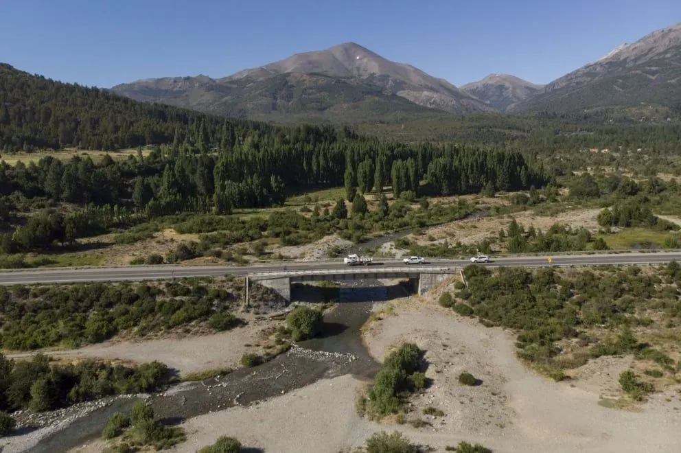 Firmaron un acuerdo para convertir la cuenca del arroyo Ñireco en una Reserva Natural