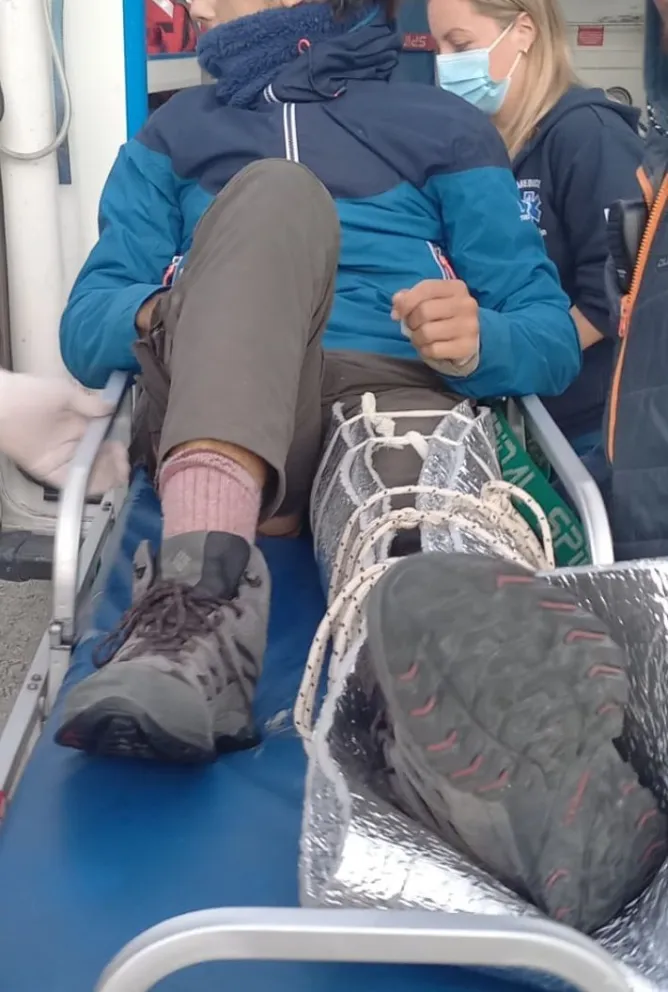 Se fracturó en el cerro Navidad y tuvieron que rescatarlo en helicóptero