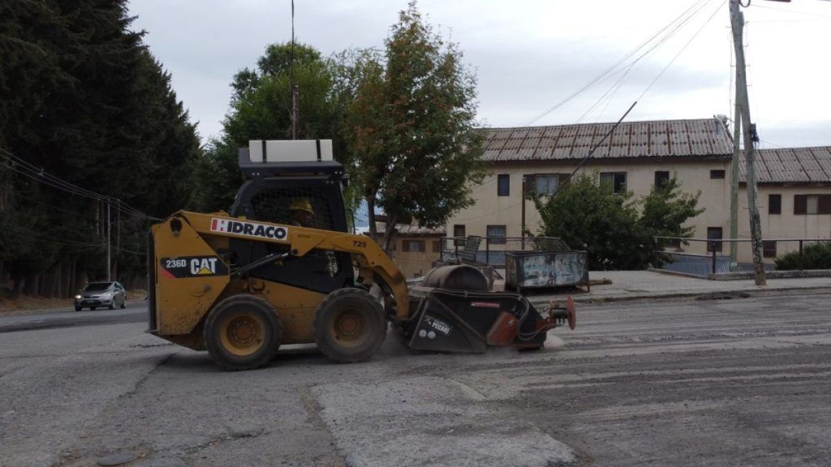 Continúa la reparación y repavimentación de distintas calles