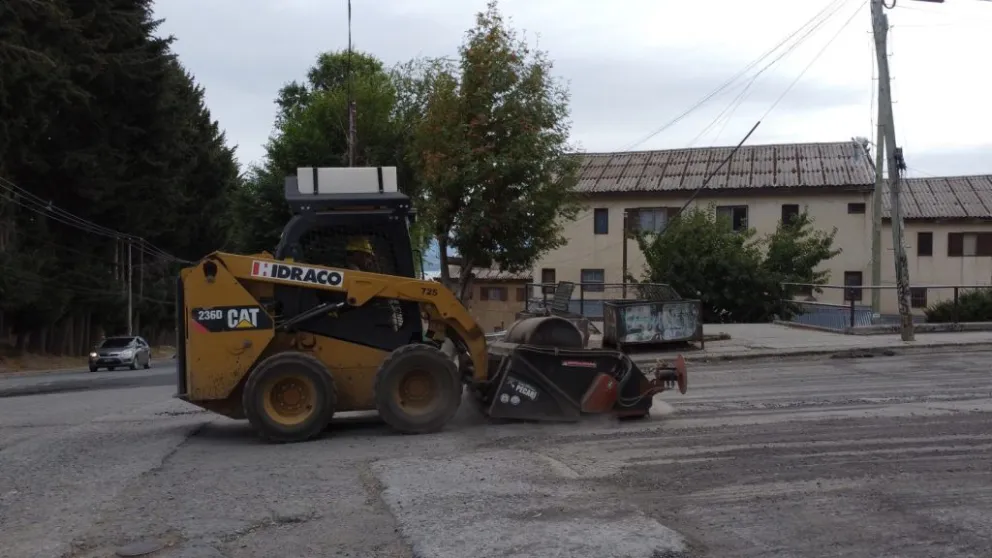 Continúa la reparación y repavimentación de distintas calles