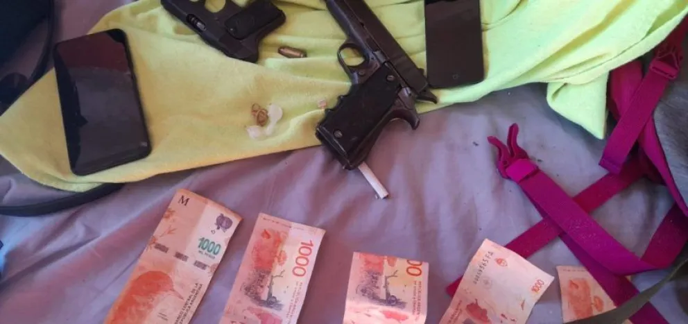 Allanaron dos viviendas por el robo a un supermercado