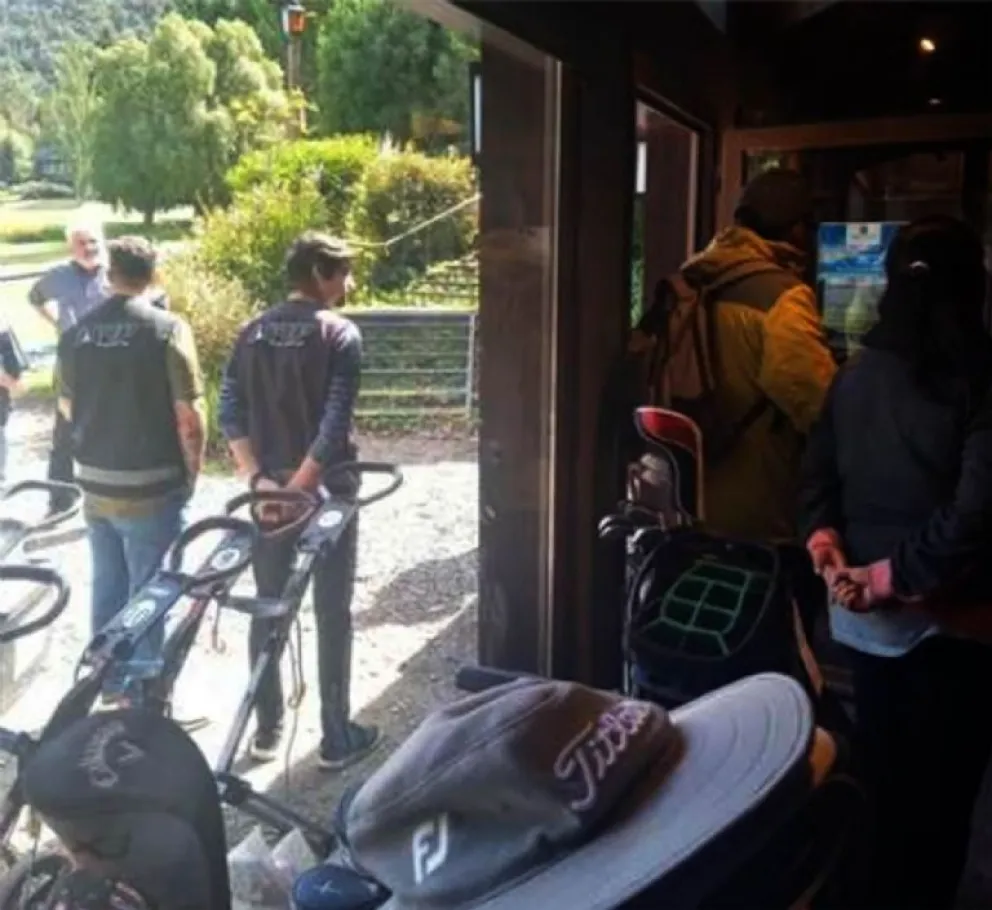 La Aduana incautó mercadería irregular en un local en un country 